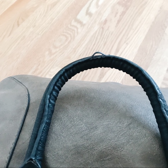 Tan and Black Purse - Picture 5 of 7